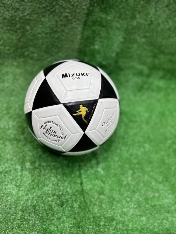 كرة قدم Mizuki قانونية
